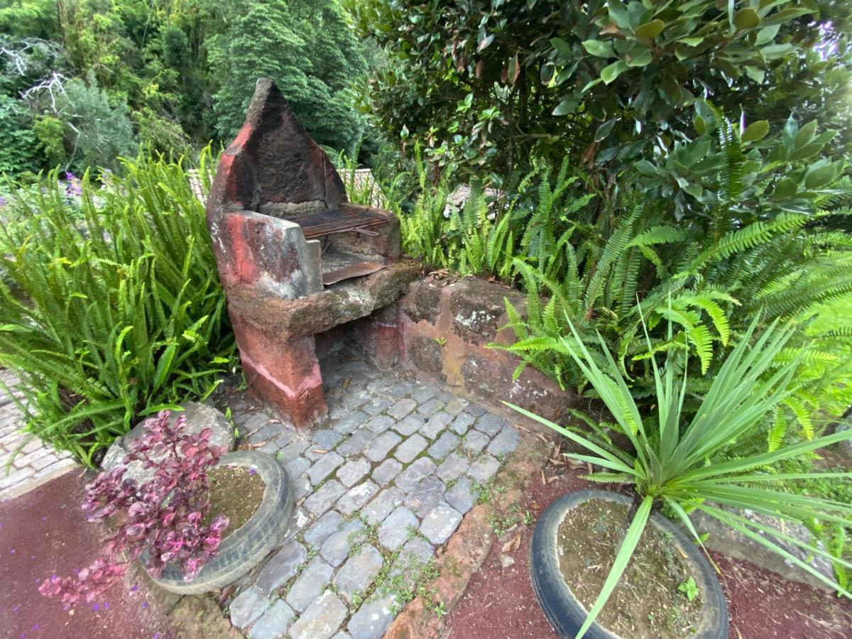 Ribeira Do Guilherme - Watermill House Botanic Garden